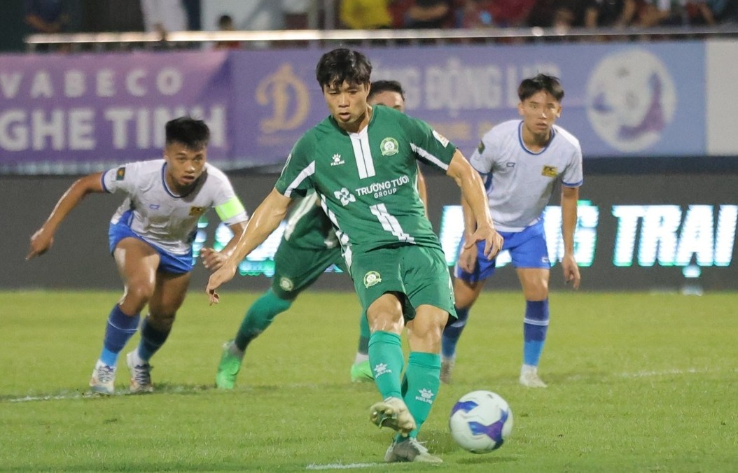 Cong Phuong nhin Van Lam, Hoang Duc len V.League som hinh anh