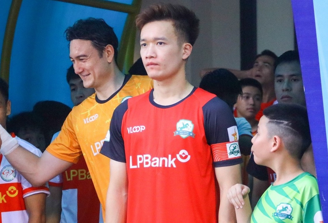 Cho Ninh Binh ‘lam nen chuyen’ o V.League hinh anh