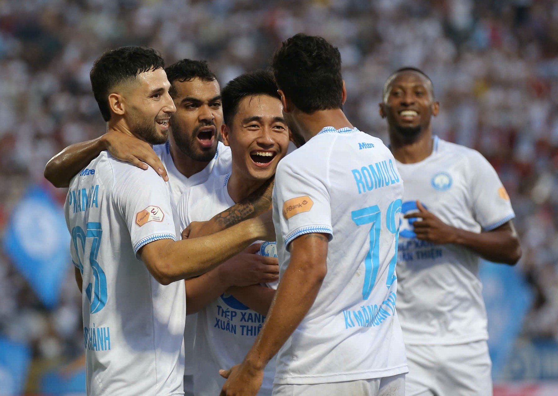 Gia tri doi hinh Nam Dinh gan bang 5 CLB V.League hinh anh