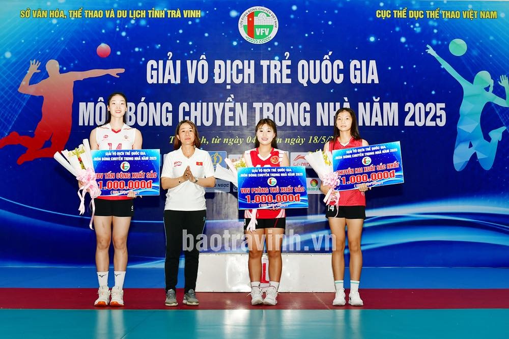 Ly giai muc thuong 1 trieu dong o Giai bong chuyen tre Quoc gia hinh anh