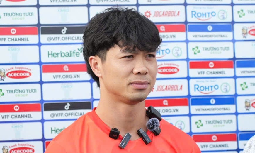 Cong Phuong muon giup tuyen Viet Nam thang Malaysia hinh anh