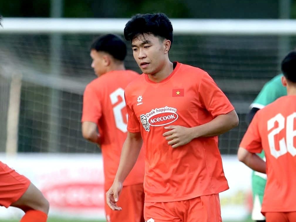 Duoc len tuyen, Ly Duc van tap cung U22 Viet Nam hinh anh