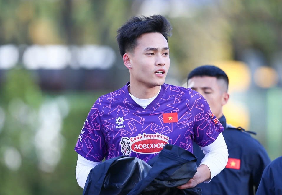 Vang Viet Anh, Thanh Binh khong phai moi lo lon voi HLV Kim Sang-sik hinh anh