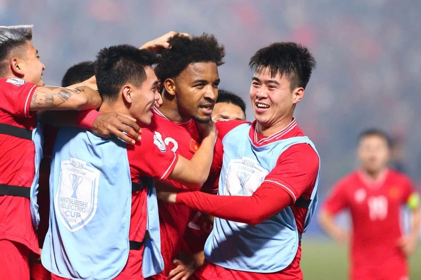 HLV Polking nhan xet bat ngo ve Xuan Son hinh anh