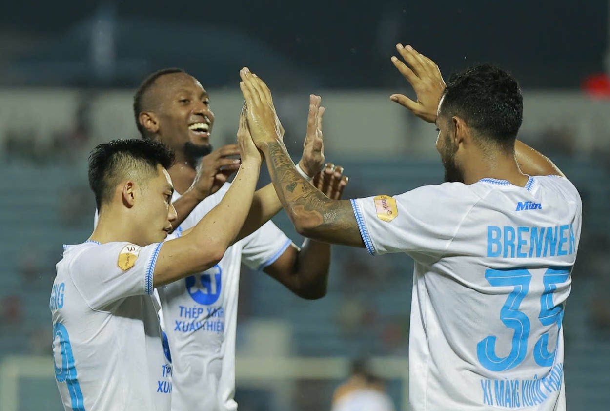 Nam Dinh co the vo dich V.League 2024/25 o vong 25 hinh anh