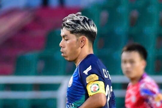 Cuoc dua tru hang V.League kich tinh den vong cuoi hinh anh