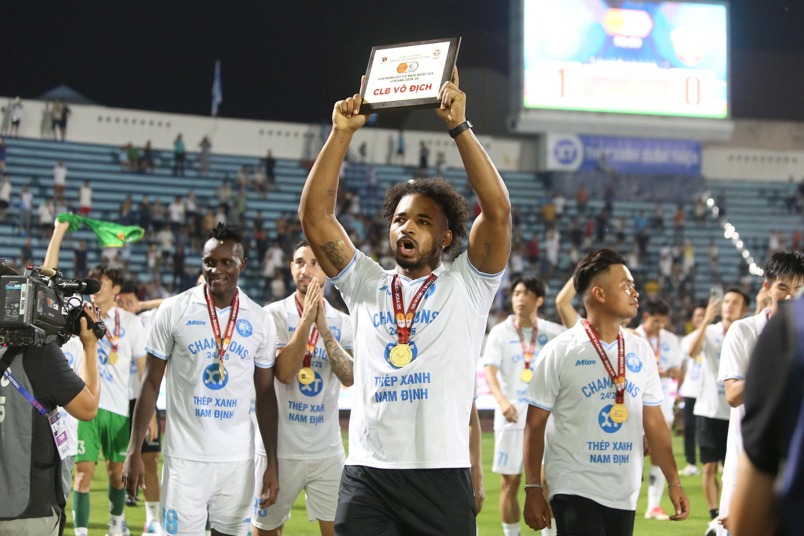 Xuan Son chua biet khi nao se tro lai hinh anh