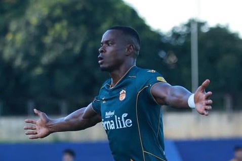 SLNA dam phan voi Brandao va Gustavo Santos hinh anh