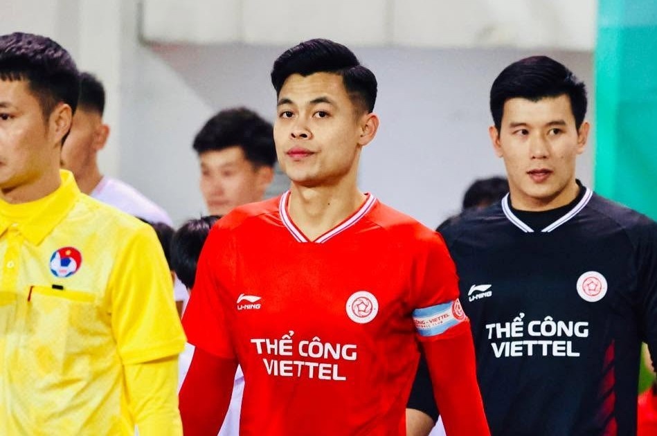 The Cong Viettel: ‘Duc Chien chu dong xin khong thi dau’ hinh anh