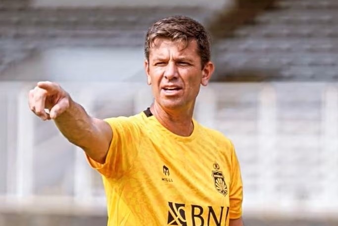 HAGL tang cuong dan chuyen gia ngoai hinh anh