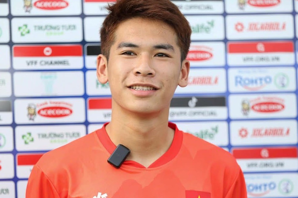 Cau thu tre hay nhat V.League roi U22 Viet Nam hinh anh