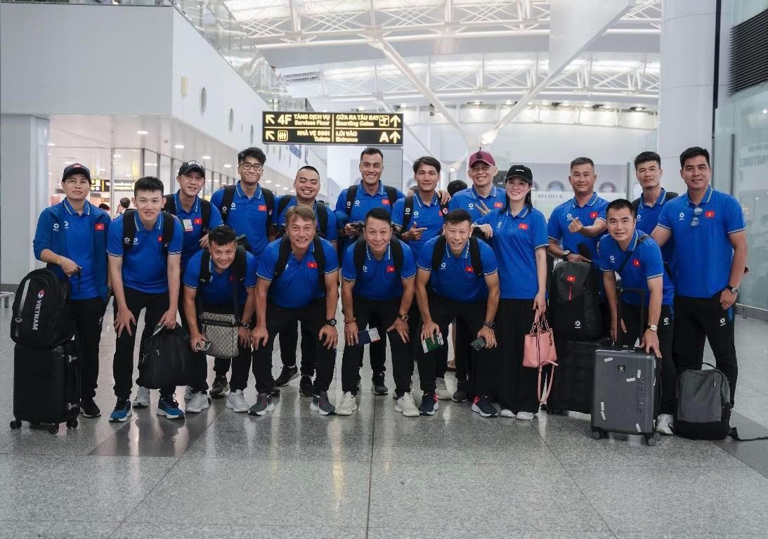 Nhieu HLV V.League phai chi dao online trong giai doan hoi quan hinh anh