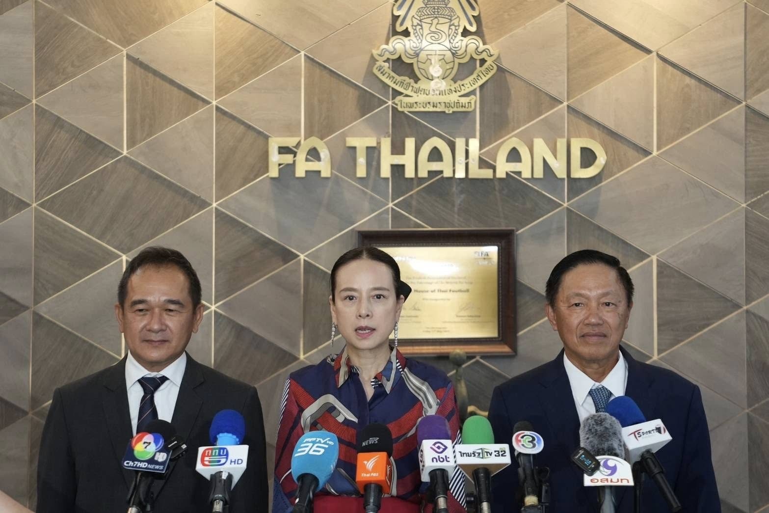 Madam Pang tu choi don tu chuc cua HLV tuyen nu Thai Lan hinh anh