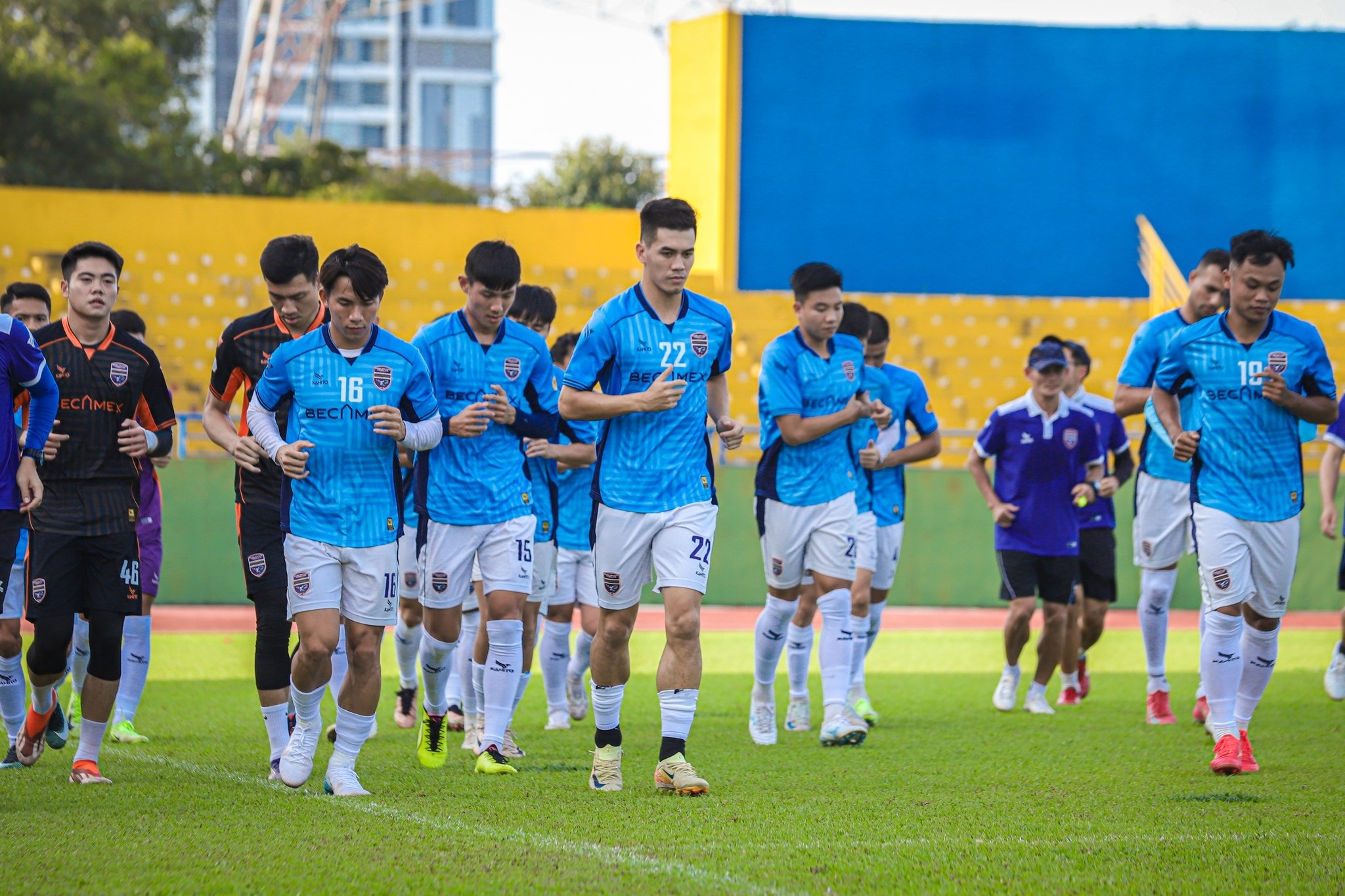 CLB Binh Duong va CLB TP.HCM duoc doi ten? hinh anh