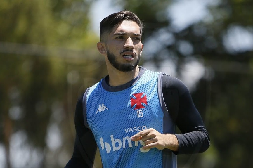 CAHN bo ngoi sao dat gia, chon cau thu Viet kieu hinh anh