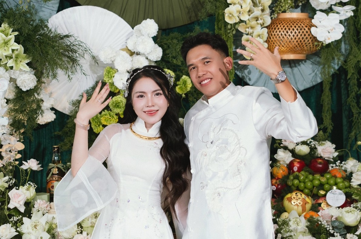 Tuyen thu Viet Nam lam le dinh hon hinh anh