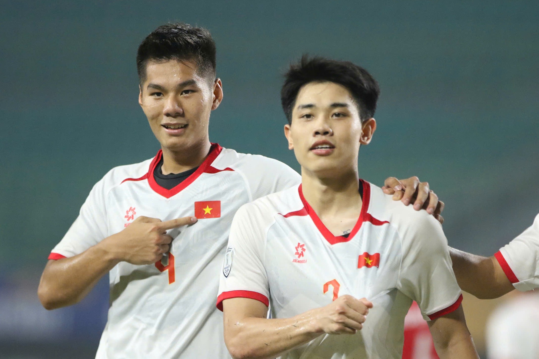 Da ro muc do chan thuong cua Dinh Bac hinh anh