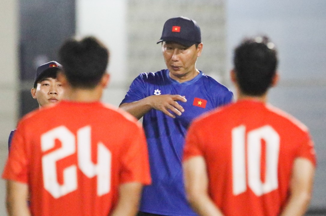 HLV Kim Sang-sik: 'Gap Philippines de tho hon gap Indonesia' hinh anh