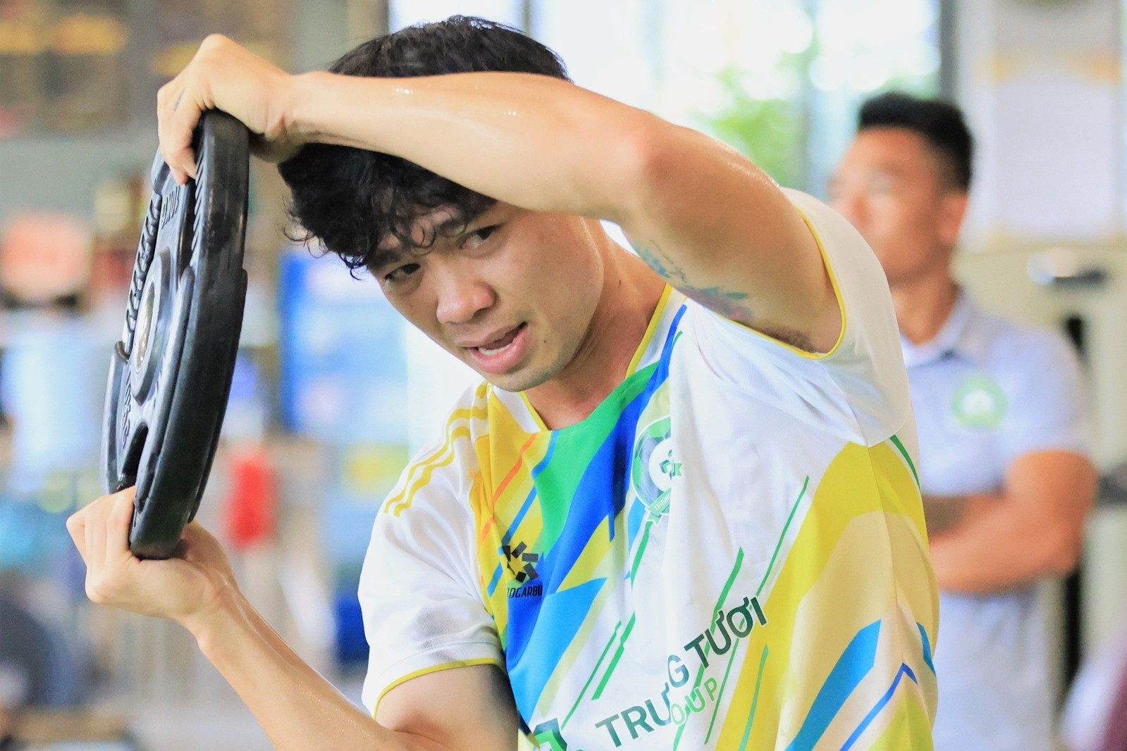 VFF ra quyet dinh, Cong Phuong sang cua tro lai V.League? hinh anh