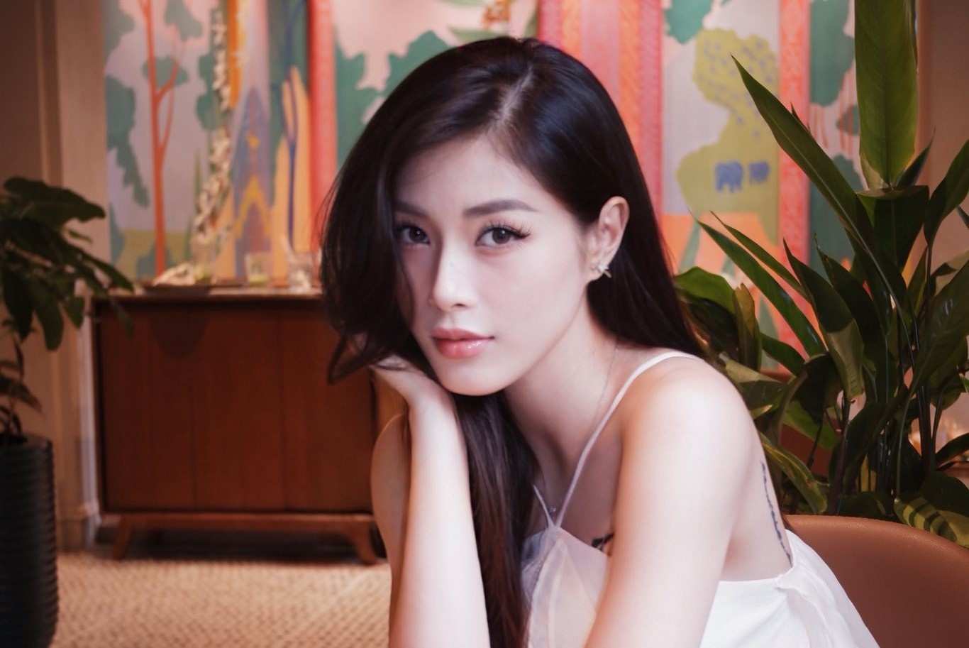 'Hoa khoi bong chuyen' khoe vai tran goi cam hinh anh