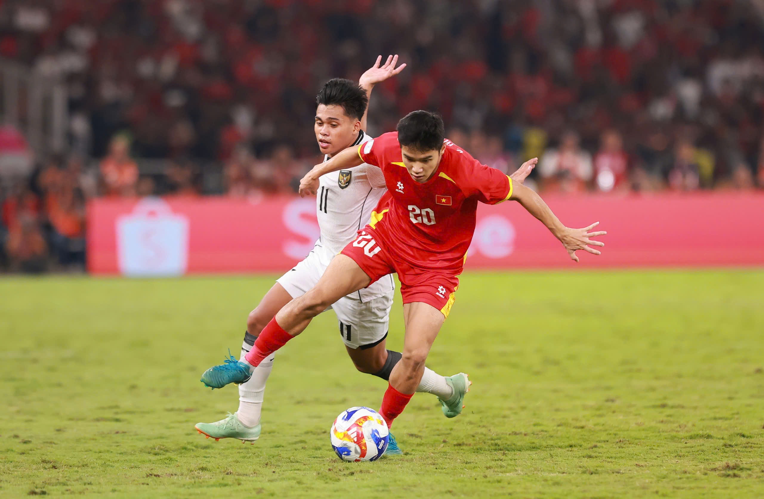 Sep lon khich le U23 Indonesia hinh anh