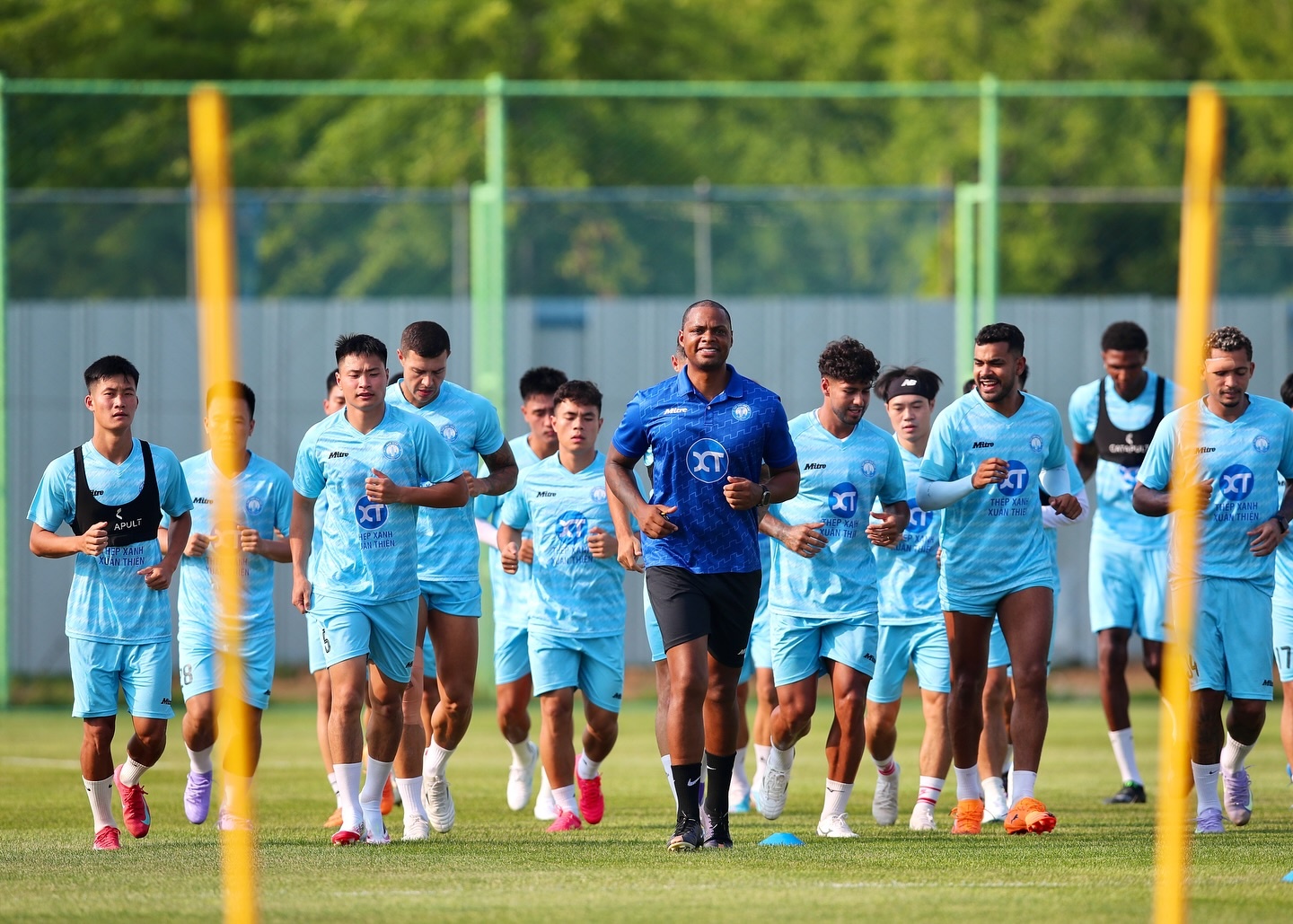 Tran tranh Sieu cup cua nhung nha vo dich hinh anh