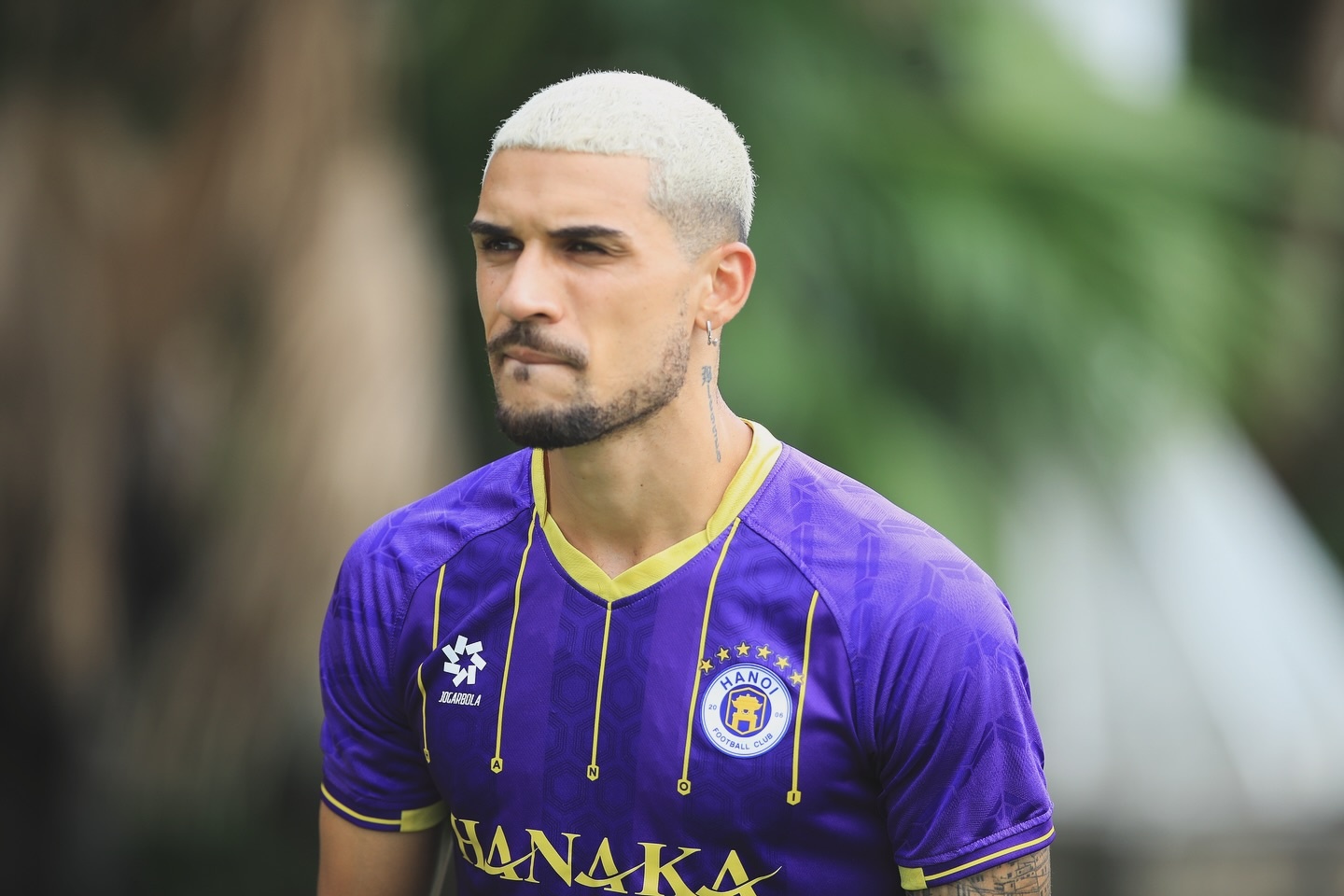 CLB Ha Noi 'bat che do cho' dang ky Hendrio o V.League 2025/26 hinh anh