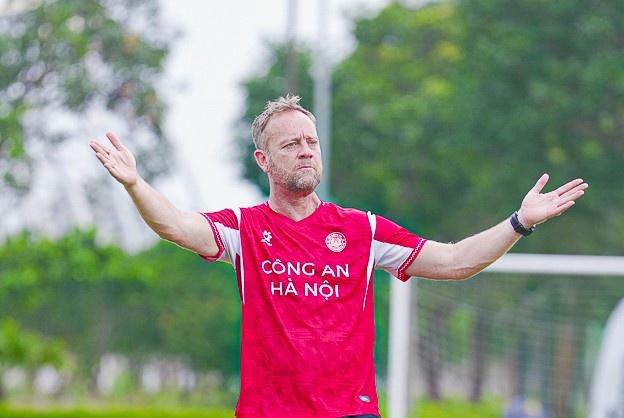 HLV Polking tiet lo bi quyet vo dich hinh anh