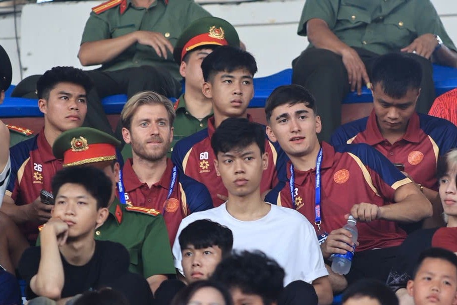 Ly do loat sao CAHN lam khan gia o Sieu cup Quoc gia hinh anh