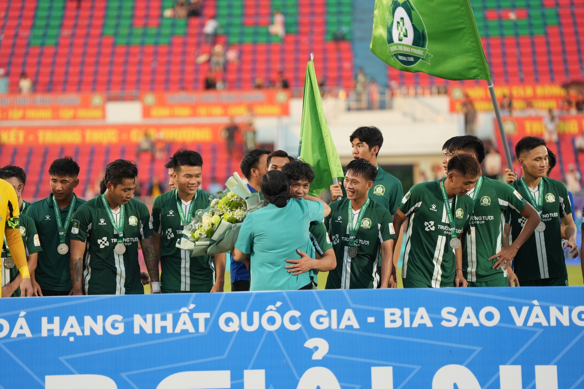 Nhung thay doi o giai hang Nhat Quoc gia 2025/26 hinh anh