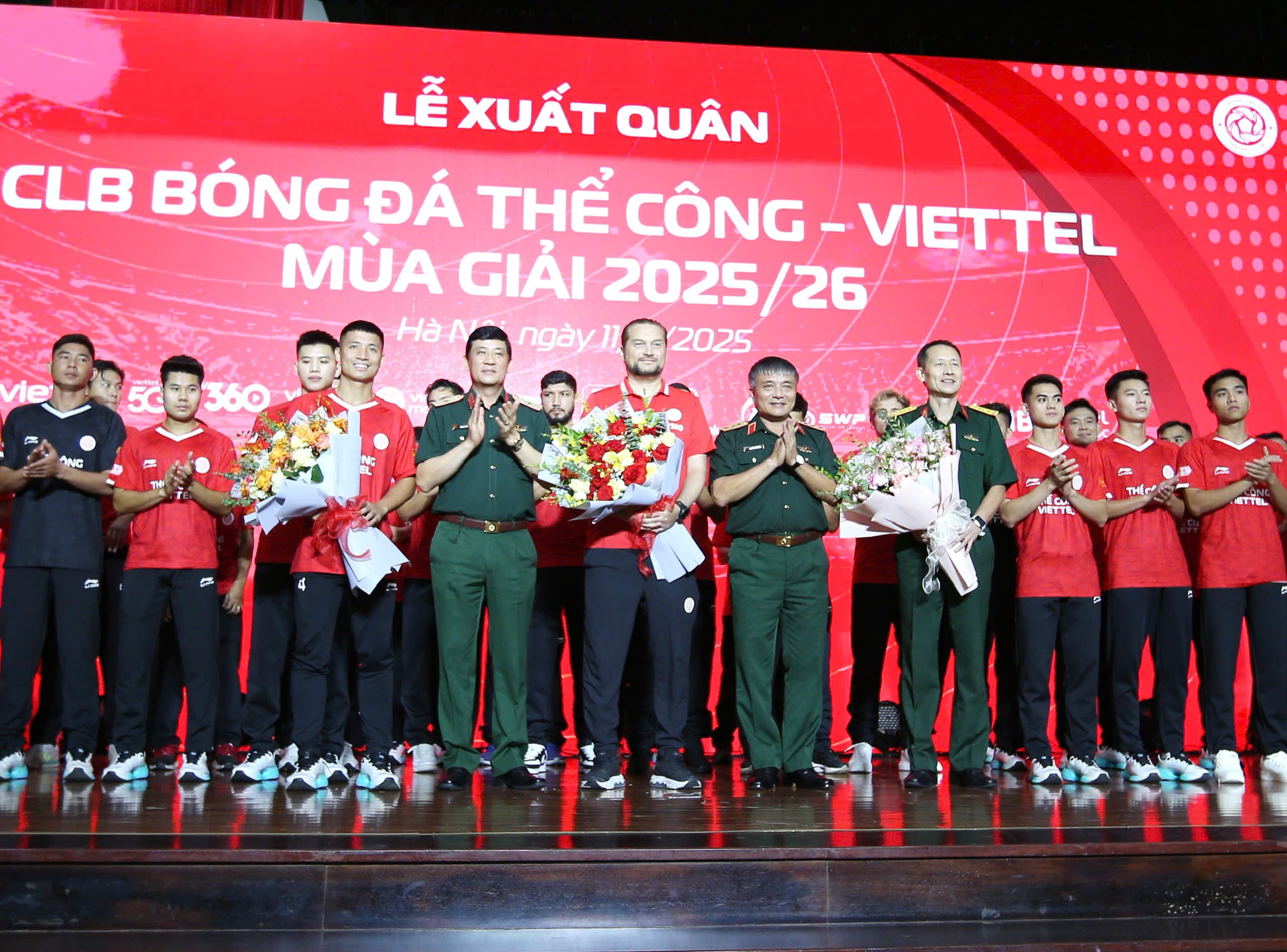 The Cong Viettel dat muc tieu vo dich V.League 2025/26 hinh anh