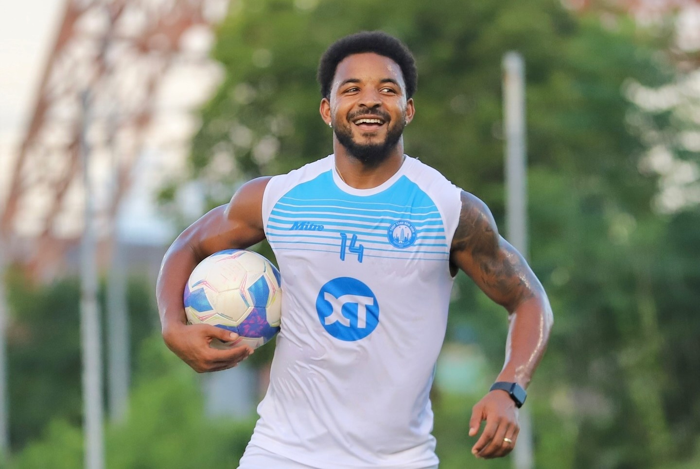 Xuan Son va dan sao vang mat o luot di V.League 2025/26 hinh anh