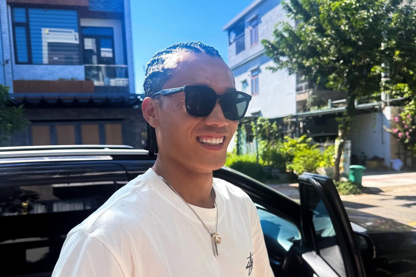 Dien mao moi cua thu mon Bui Tien Dung hinh anh