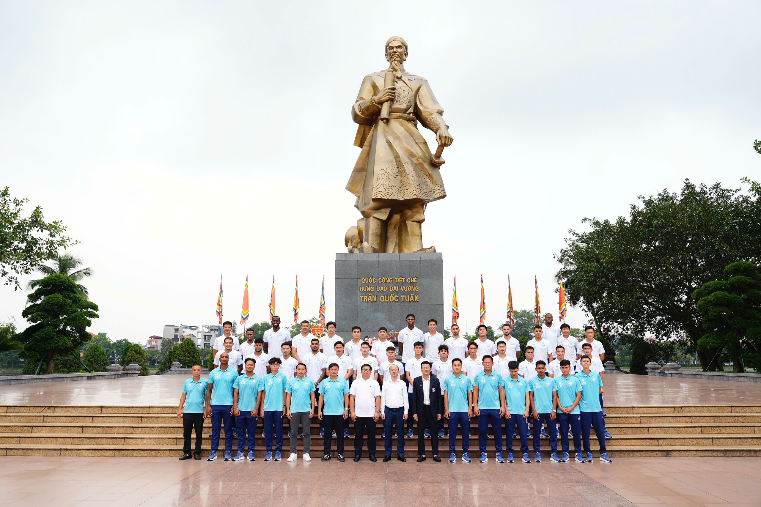 Nam Dinh lot top dat gia nhat AFC Champions League Two hinh anh