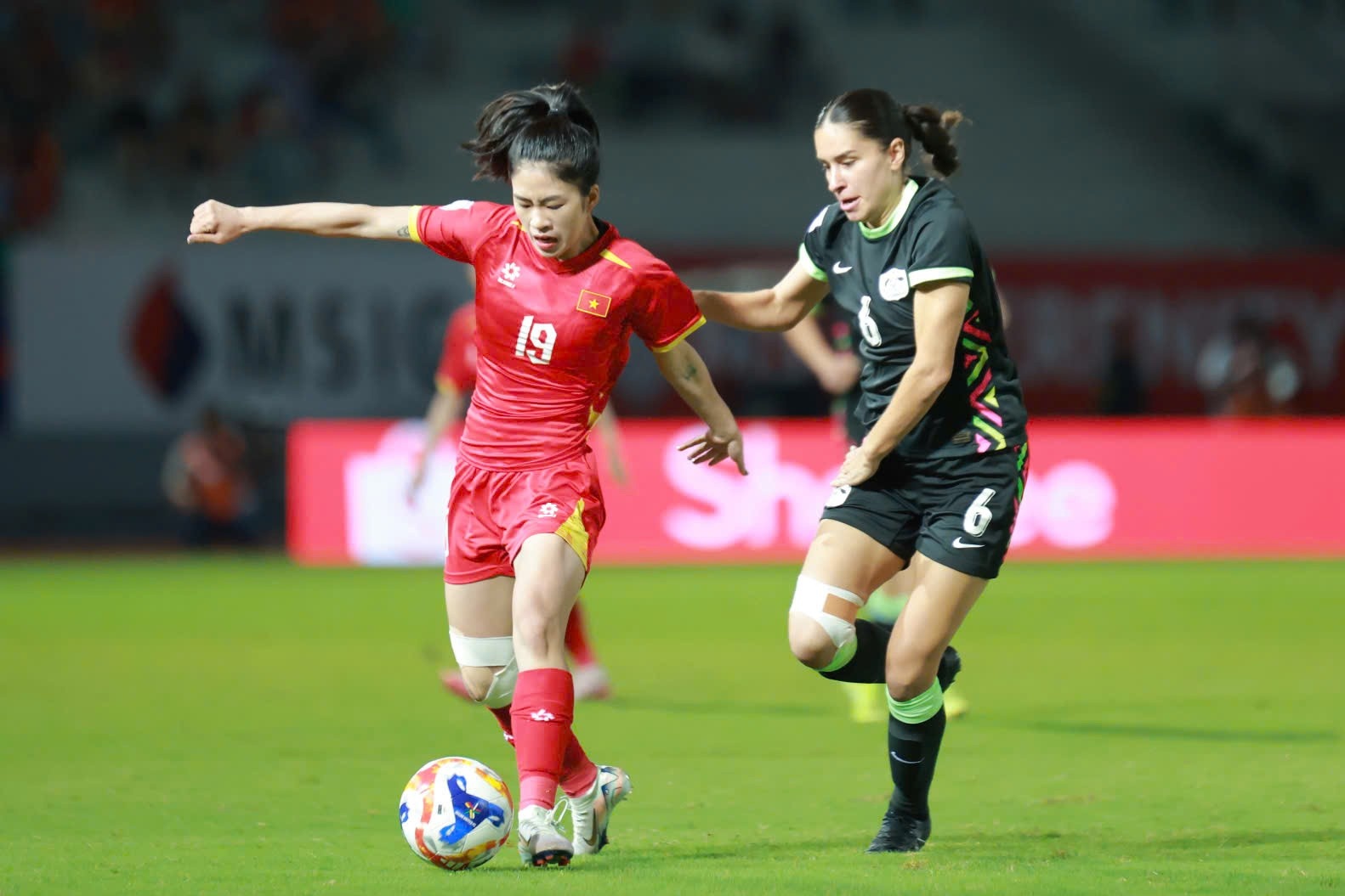 Tuyen nu Viet Nam lo hen voi ngoi vo dich AFF Cup nu hinh anh