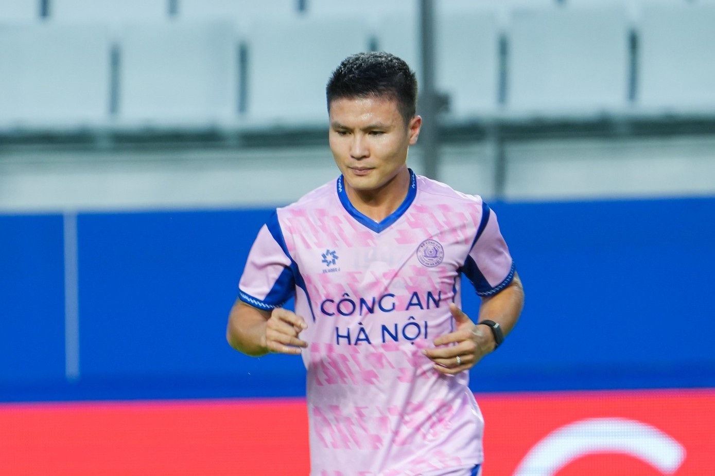 Quang Hai: 'Viet Anh bi rach tran' hinh anh