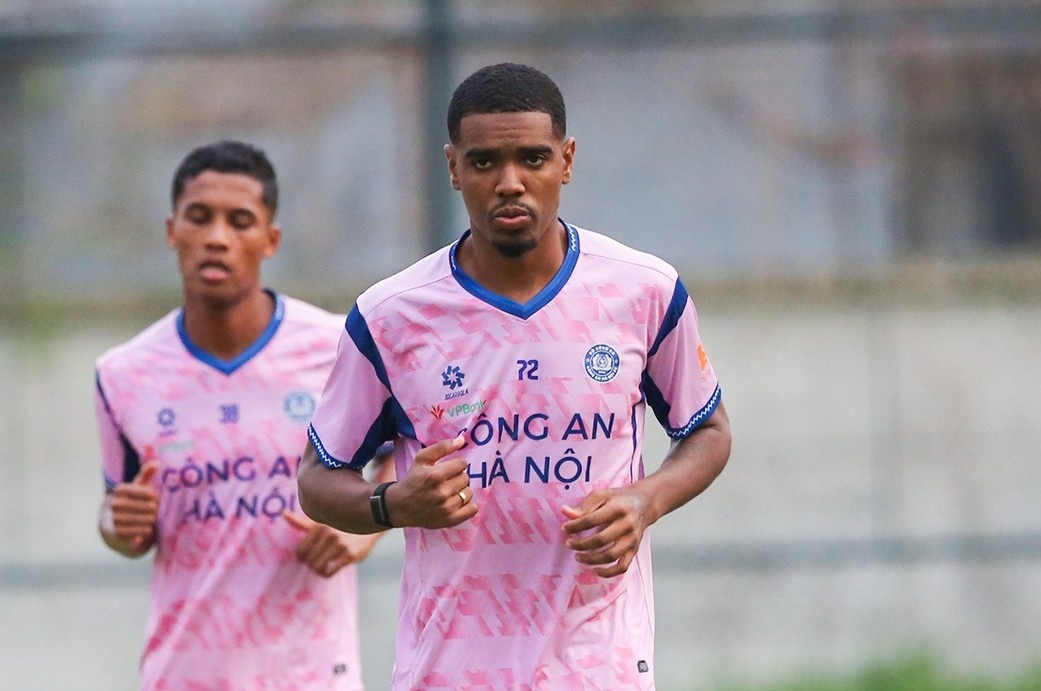 Alan ‘nhu ca gap nuoc’ o CAHN hinh anh