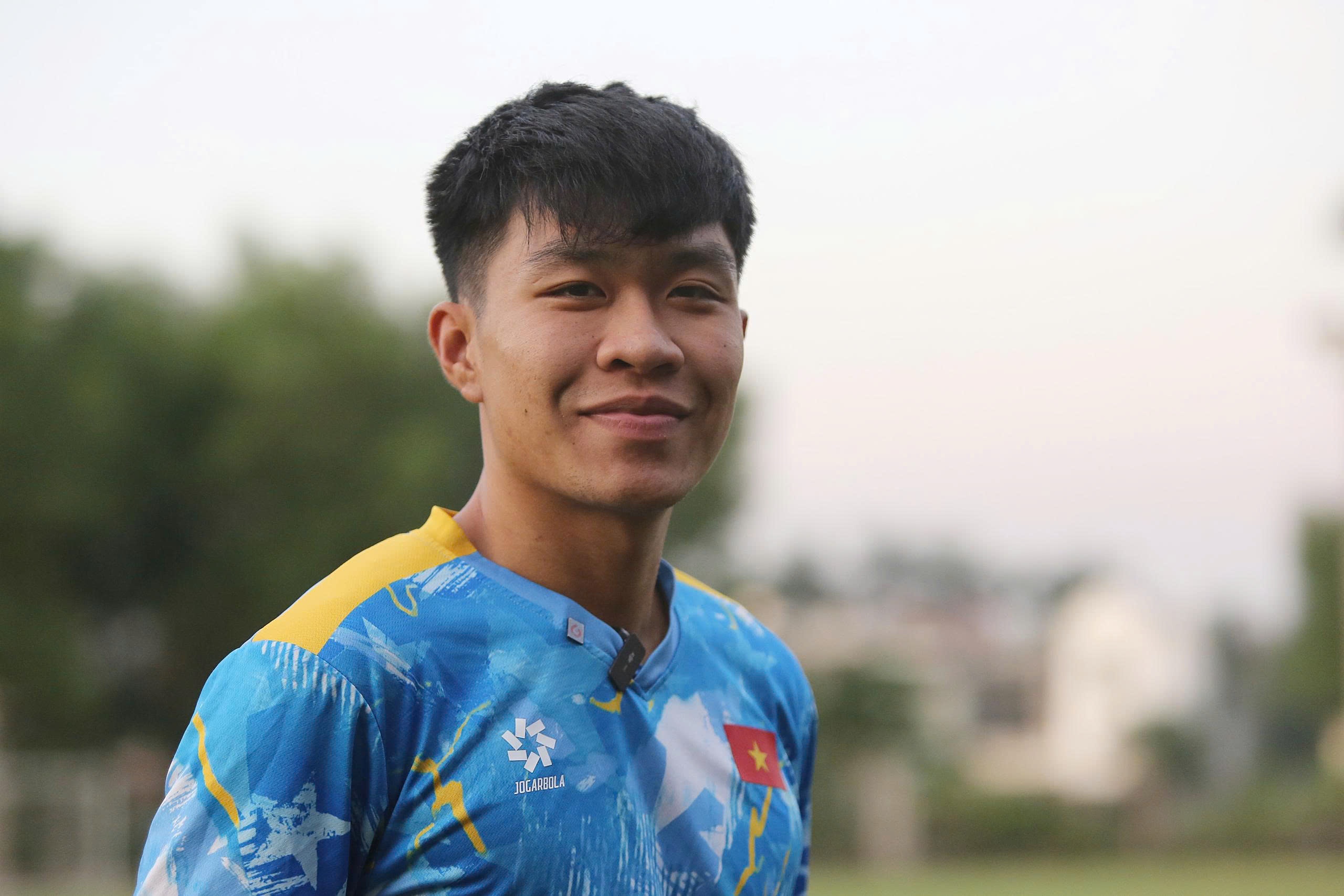 Pham Ly Duc: 'U23 Viet Nam phai ton trong moi doi thu' hinh anh