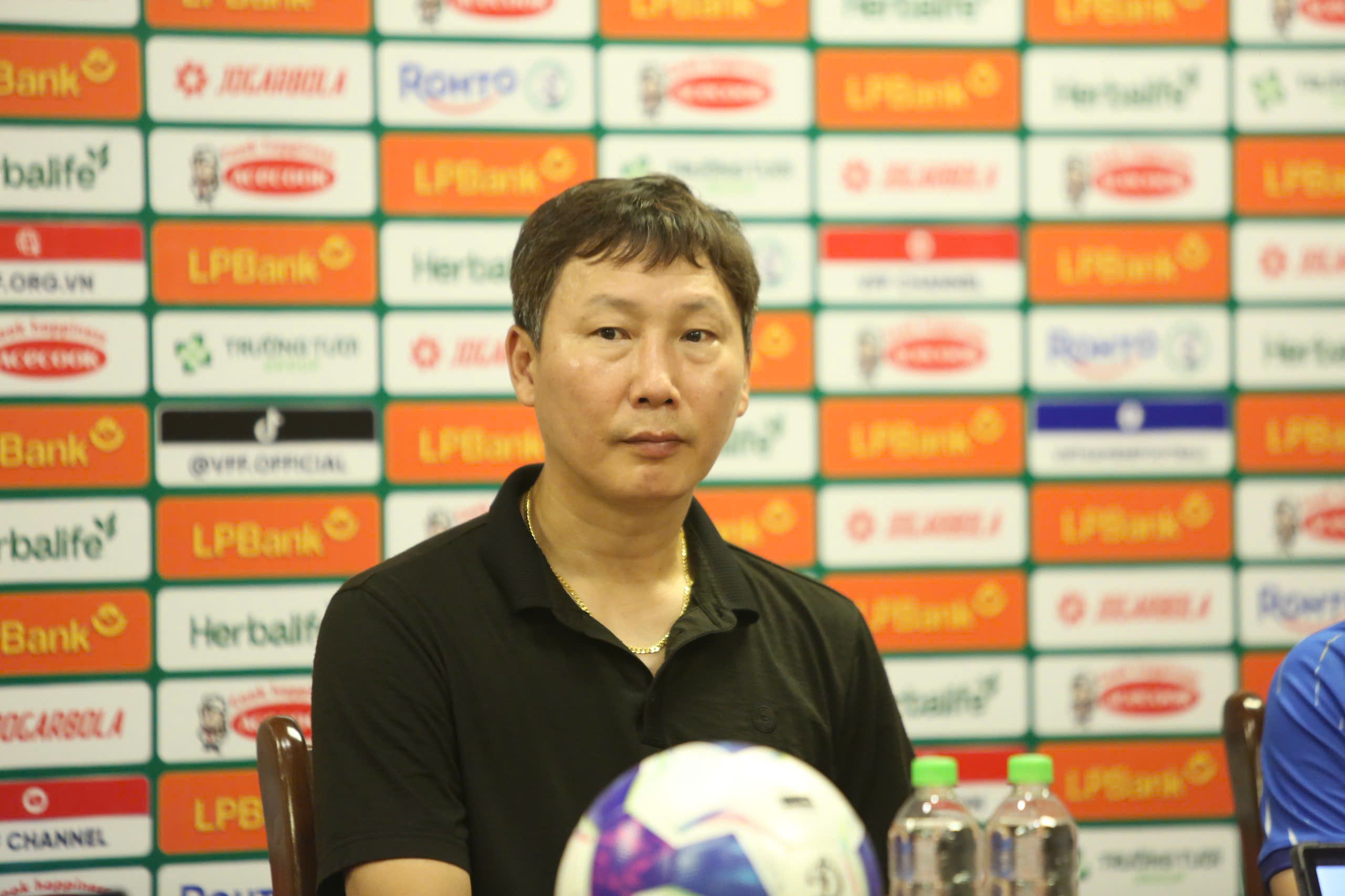 HLV Kim Sang-sik tran tro ve khau dut diem cua U23 Viet Nam hinh anh