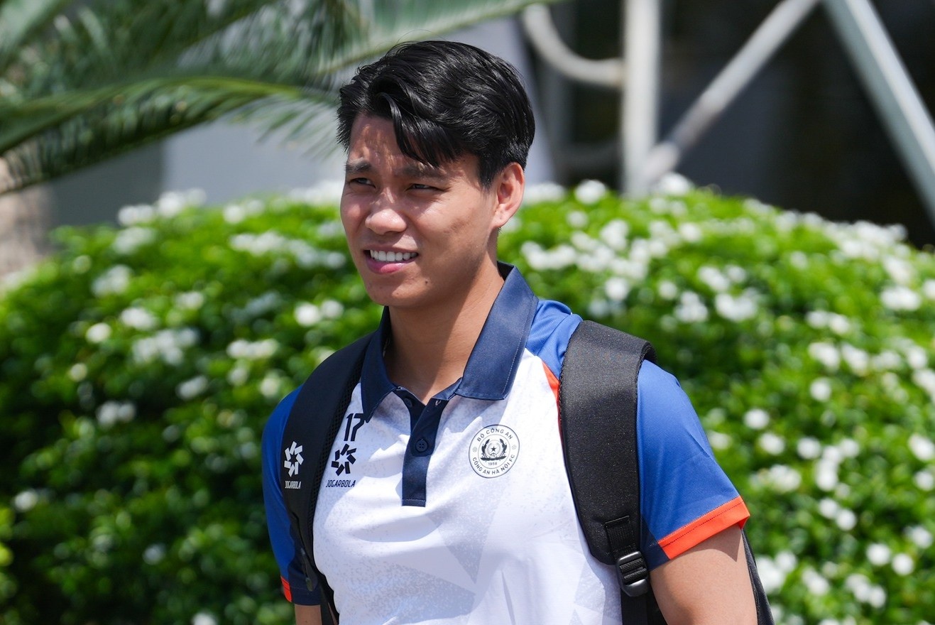 Vu Van Thanh phau thuat chan thuong, nghi thi dau it nhat 7 thang hinh anh