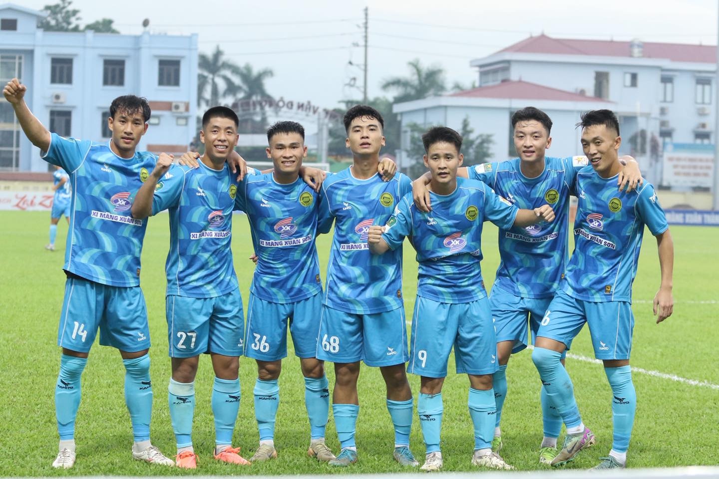 CLB Hoa Binh bo giai Hang Nhat va Cup Quoc gia 2025/26 hinh anh