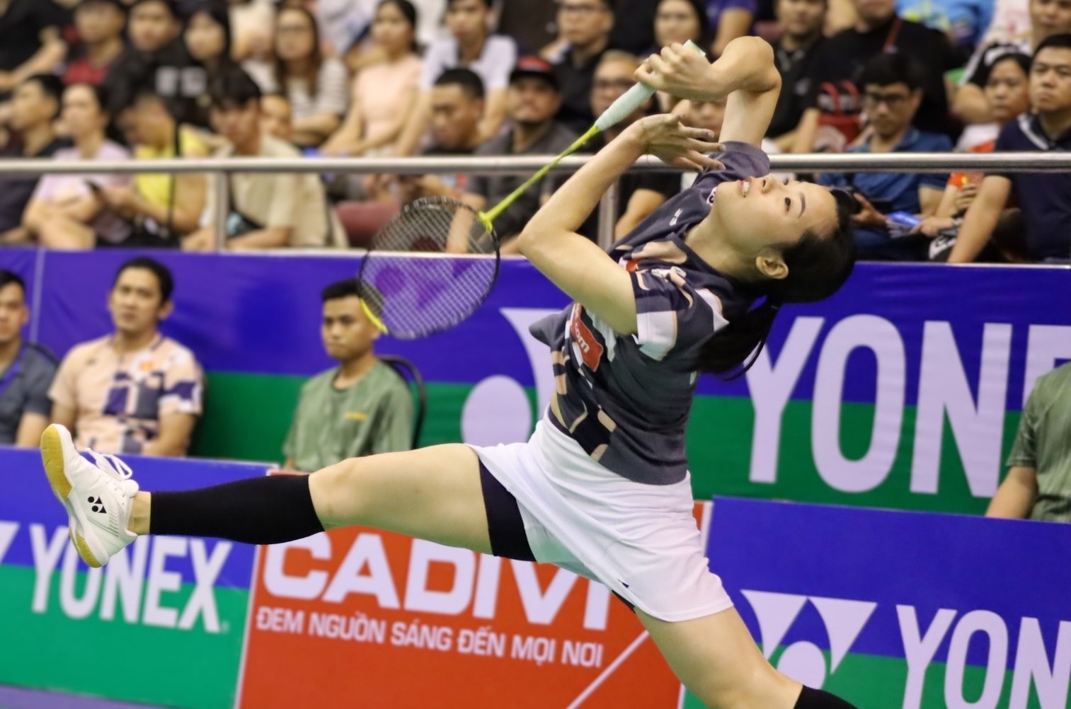 Nguyen Thuy Linh khong the tao bat ngo hinh anh