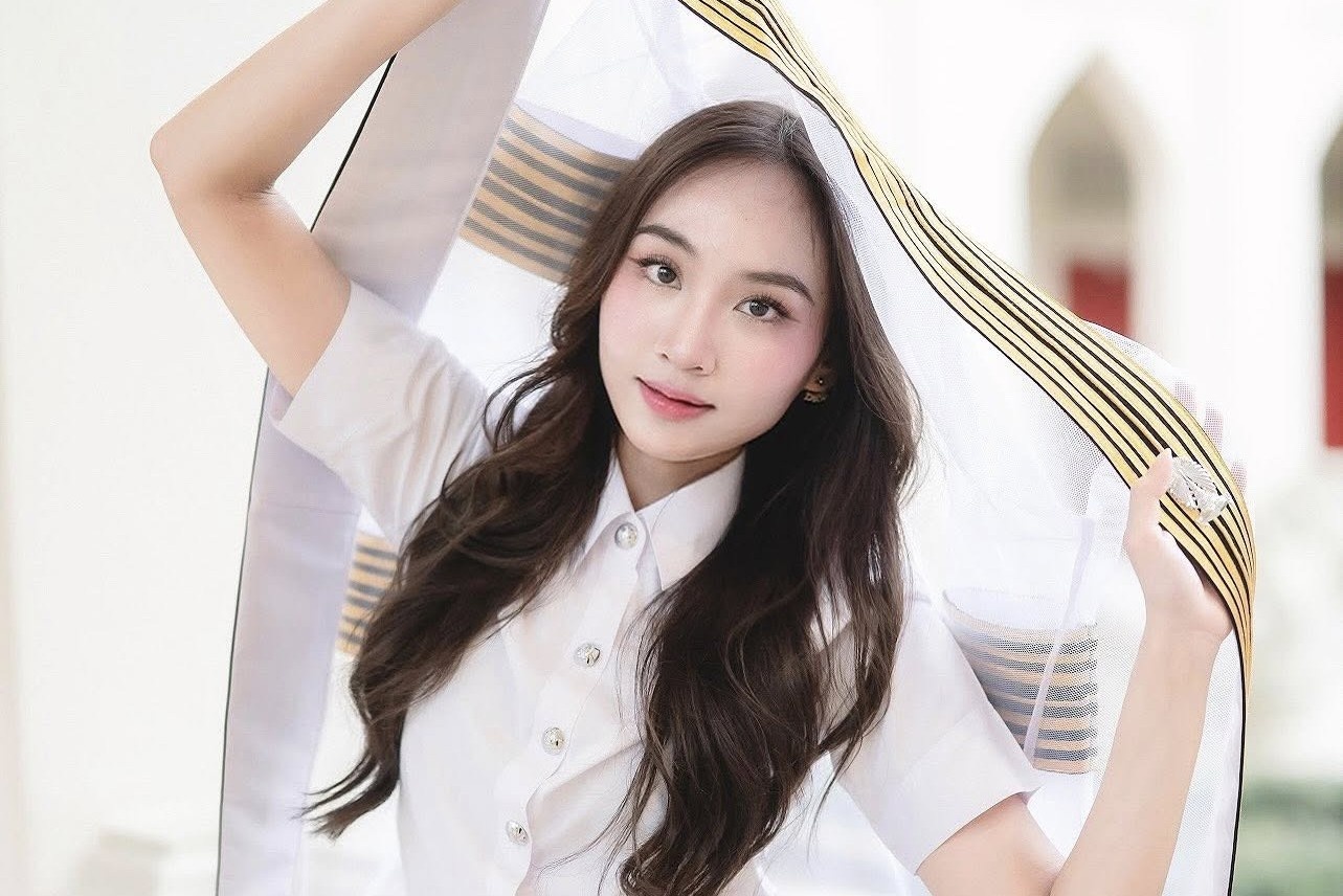 Con gai ut Kiatisuk gay bat ngo voi man 'lot xac' hinh anh