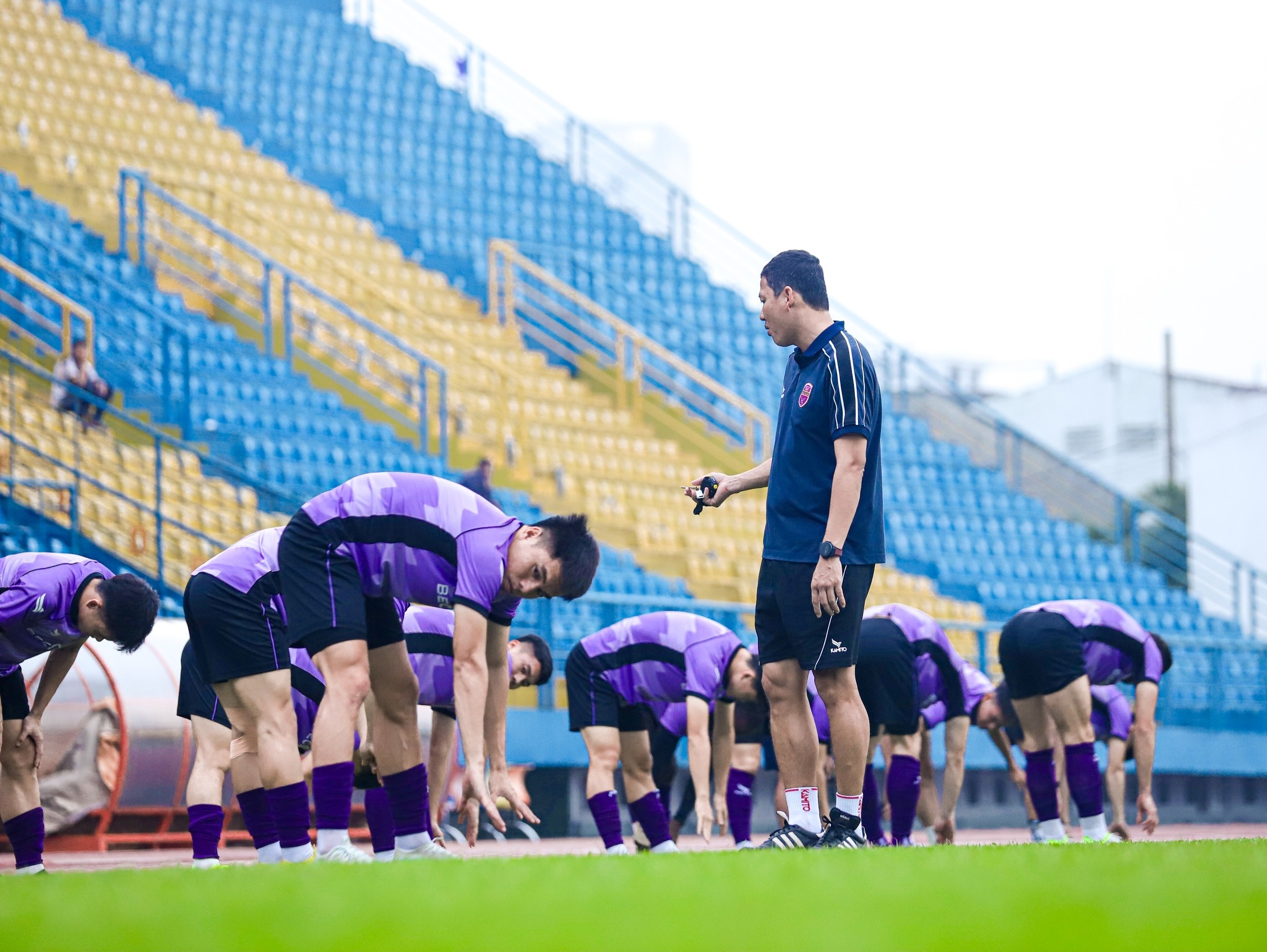 Becamex TP.HCM se da ‘chap Tay’ o V.League hinh anh