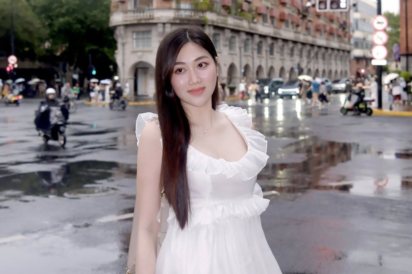 Ban gai Dinh Bac lo dien? hinh anh