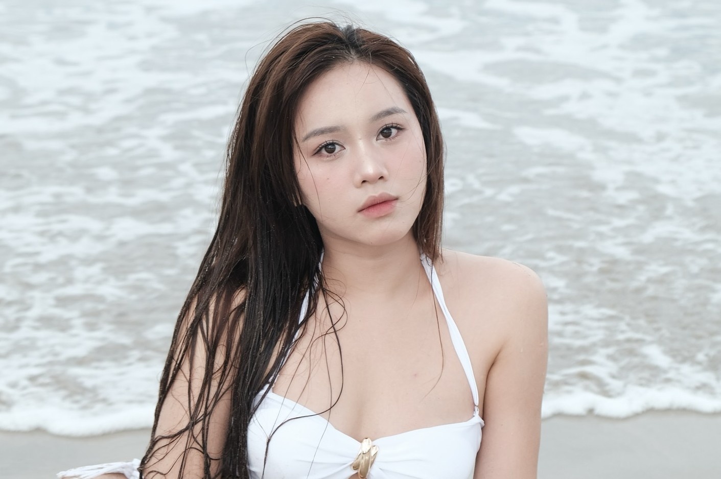 Ban gai tien dao tuyen Viet Nam gay chu y voi loat anh bikini hinh anh