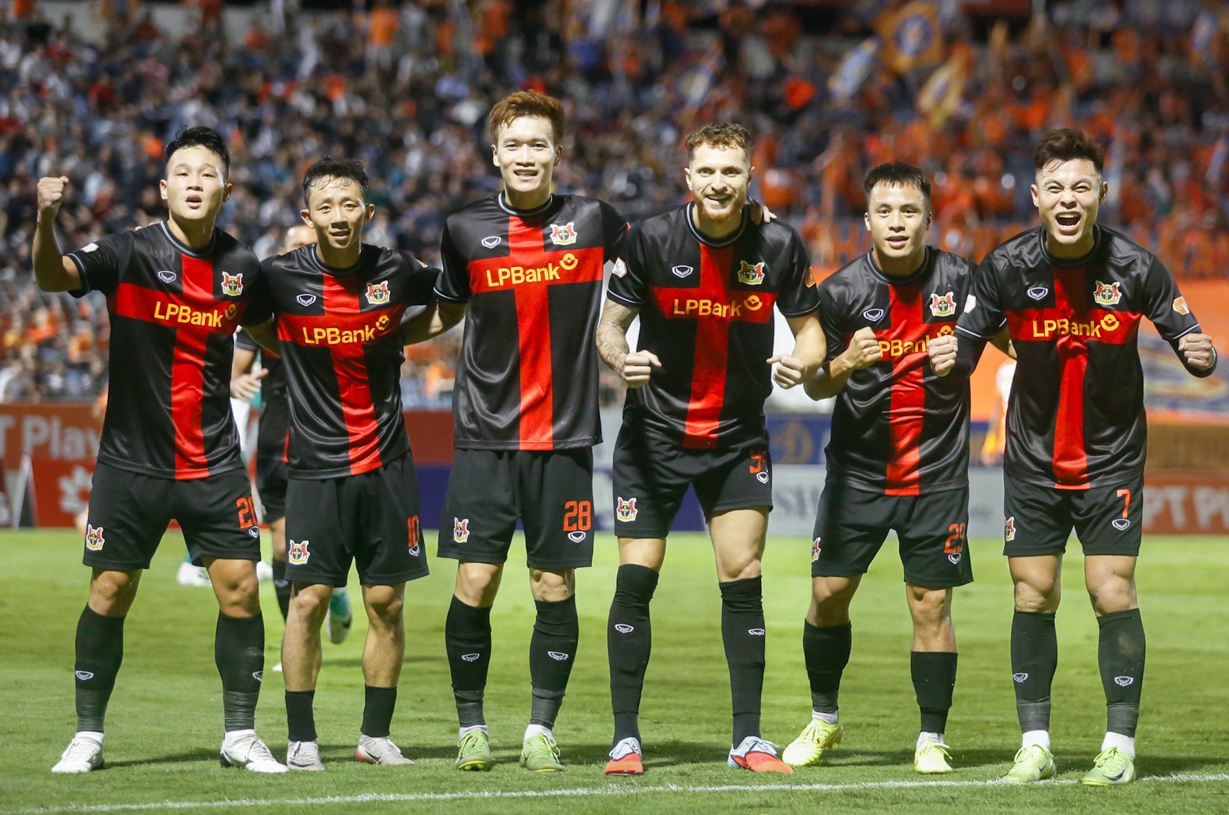 Ninh Binh thach thuc ca V.League hinh anh