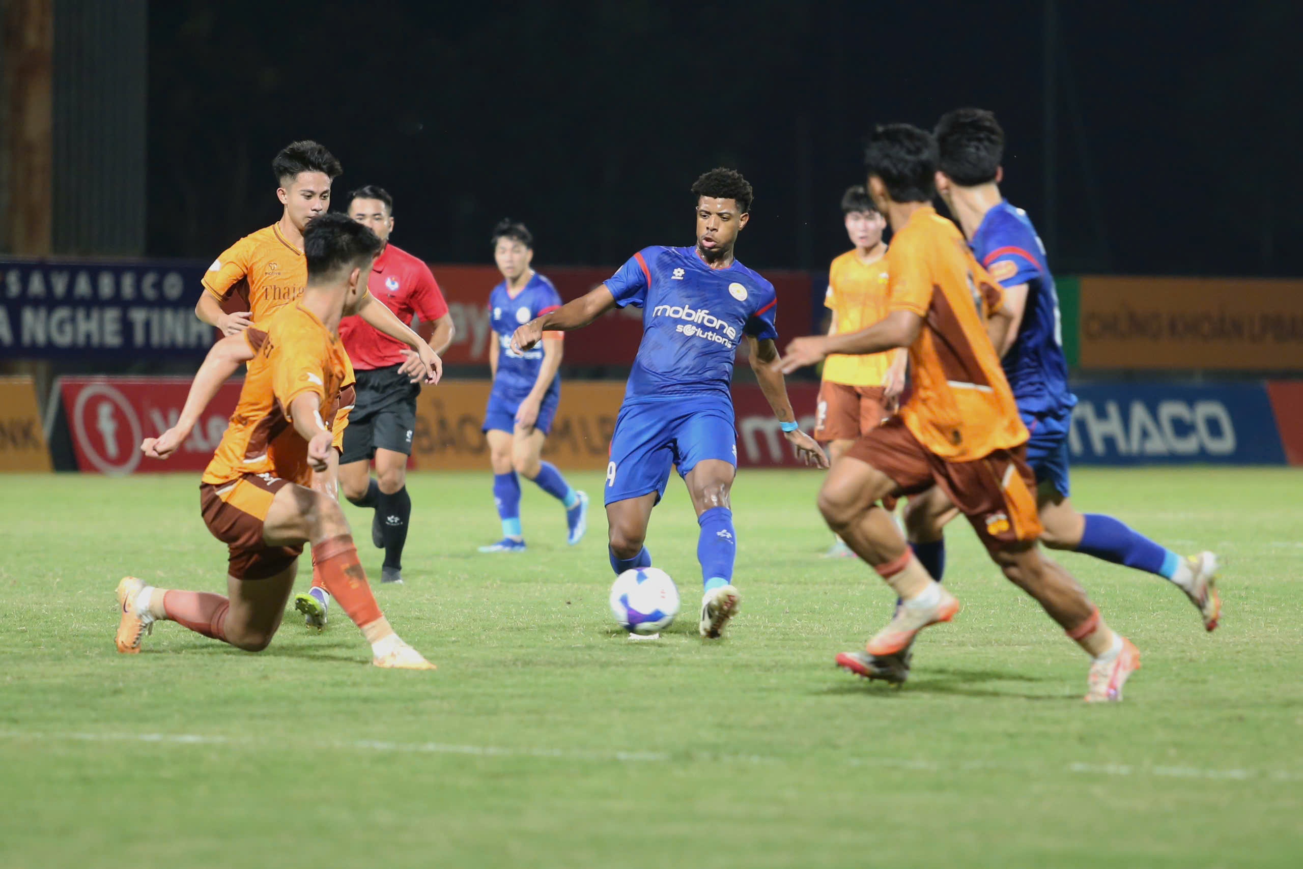 HAGL gianh diem so thu hai o V.League 2025/26 hinh anh