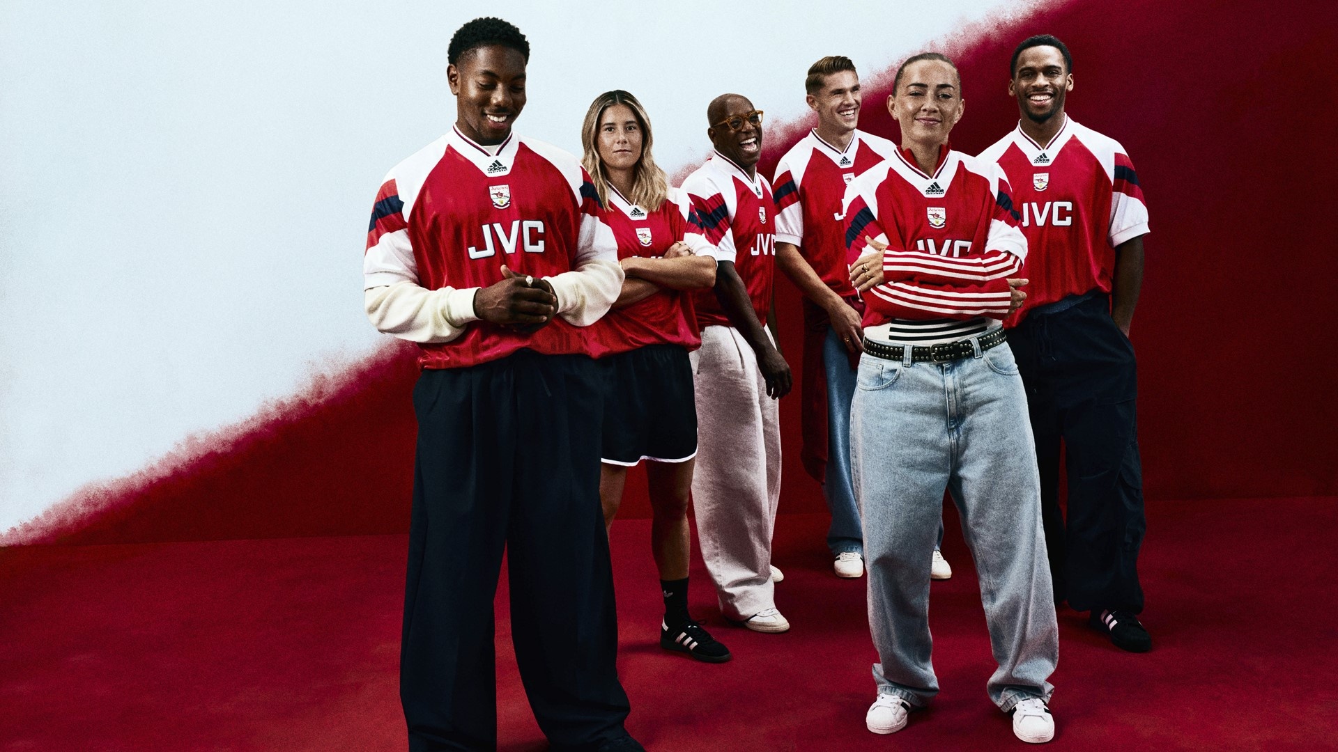Ao dau moi Arsenal anh 1