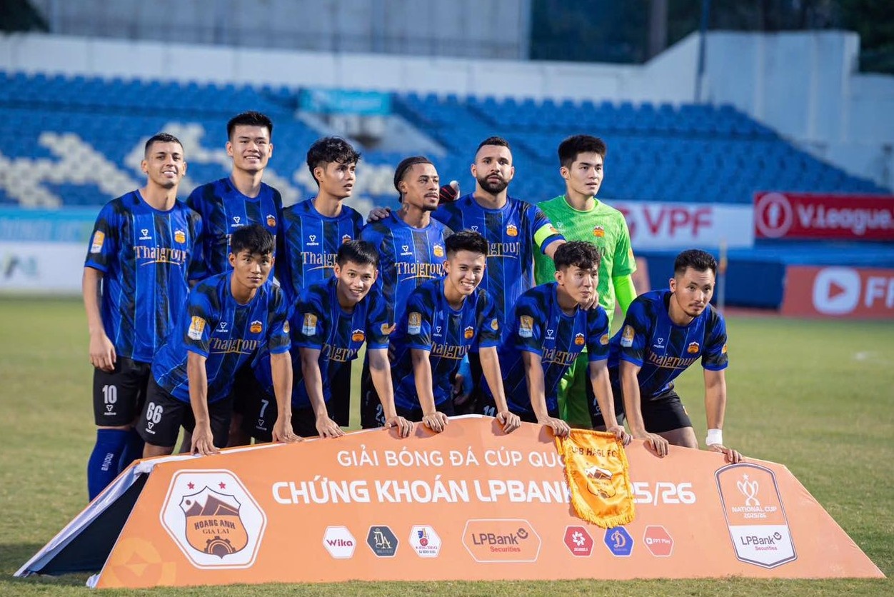 HAGL tao dia chan o vong 8 V-League hinh anh